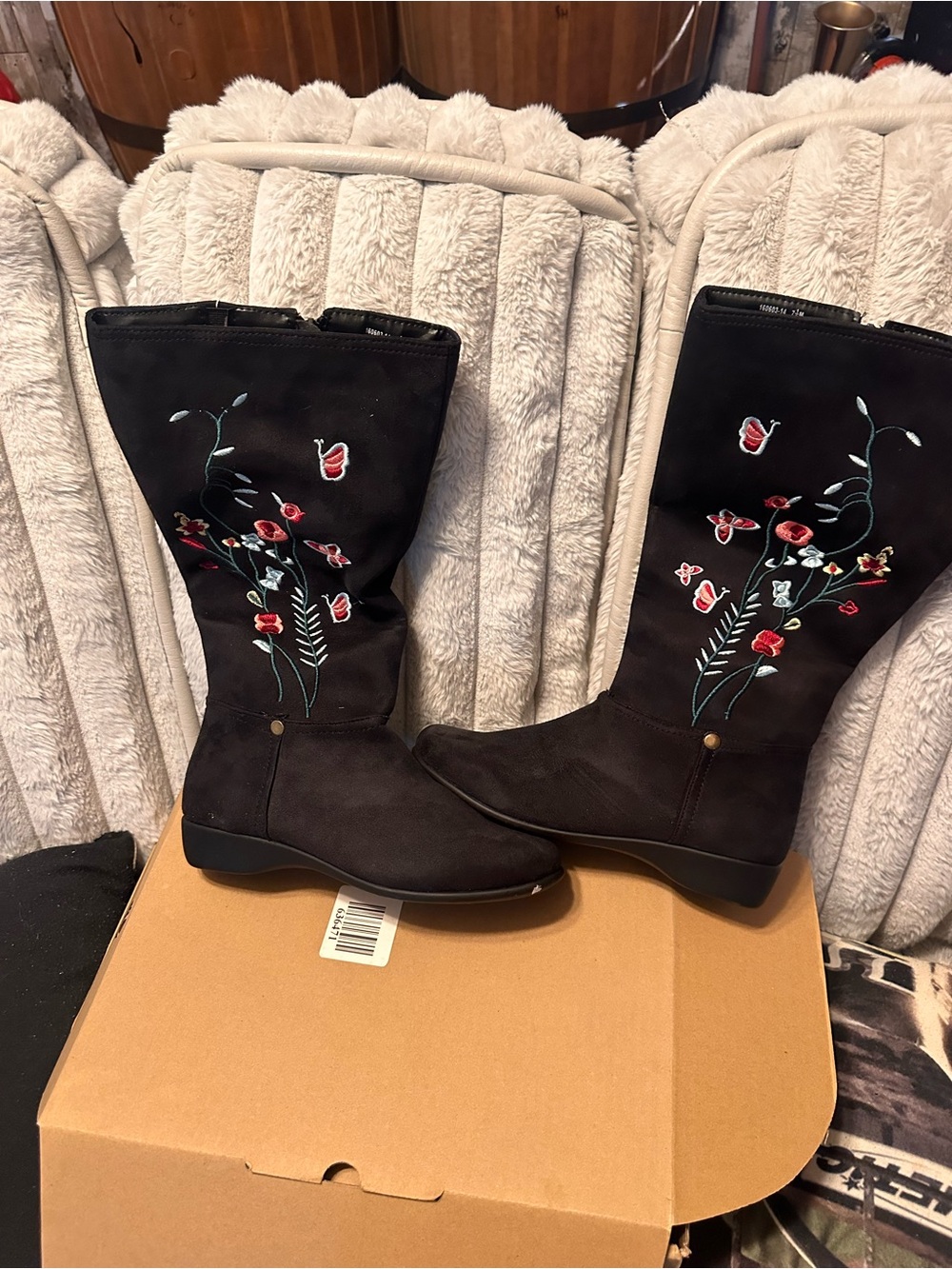 Black Embroidered Mid-Calf Heeled Boots with Floral Stitching